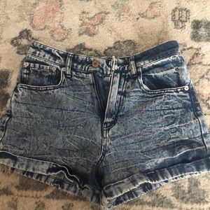 High waisted light was denim shorts